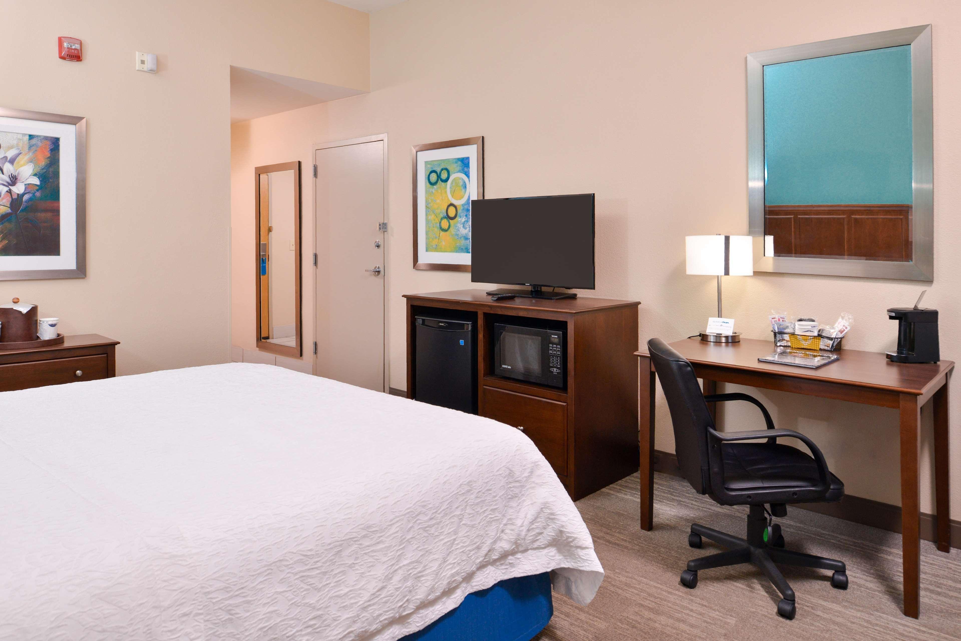 Hampton Inn By Hilton Decatur Exterior photo