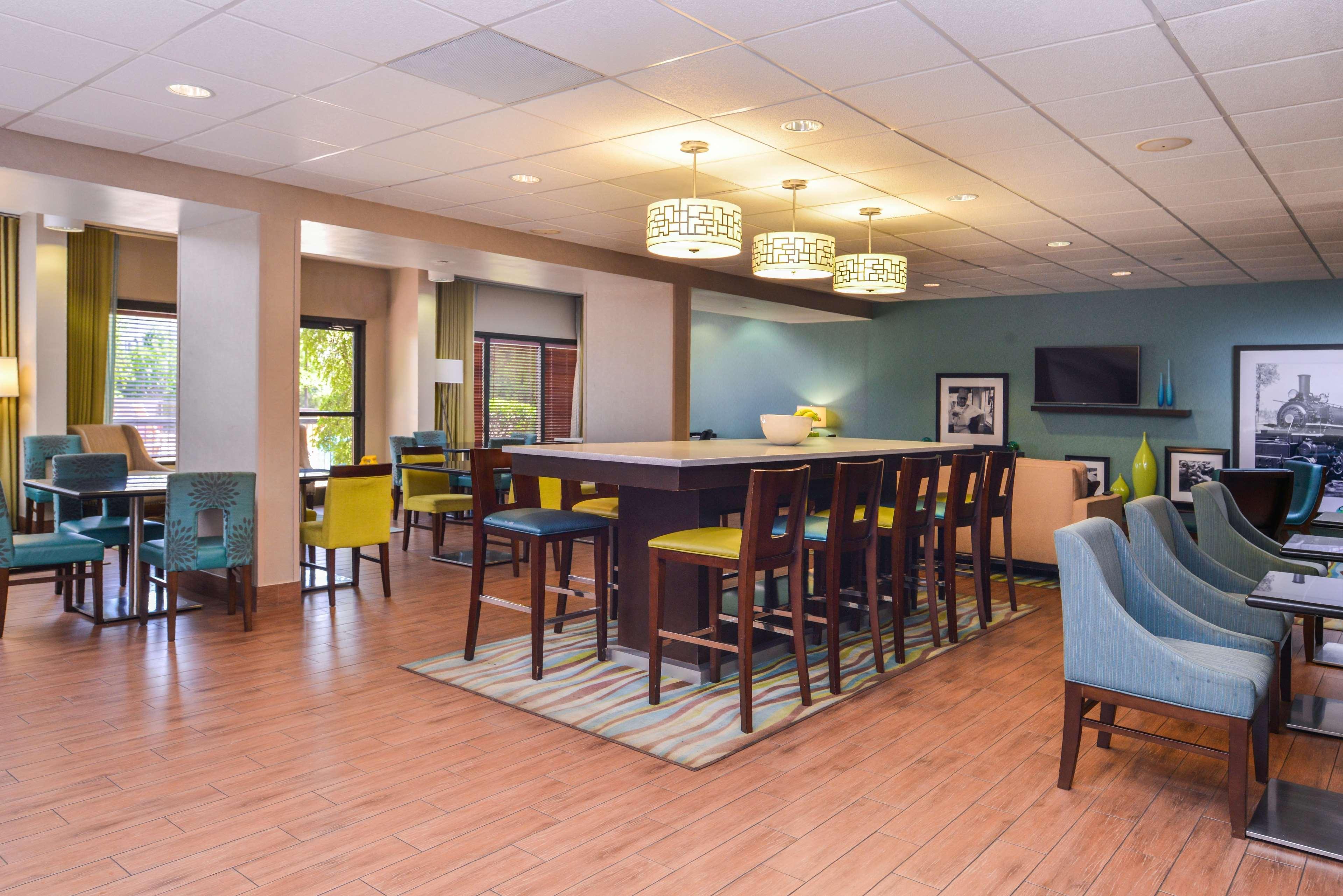 Hampton Inn By Hilton Decatur Exterior photo